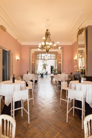 Find a nice restaurant for groups in Ghent  - SalonsCarlosQuintoFeestzaalnaarbuiten.jpg